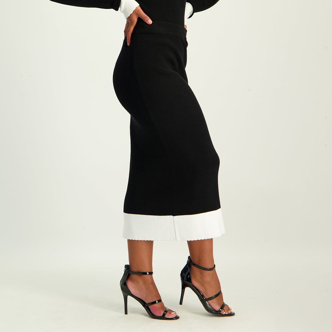 Ladies Black/Cream Skirt