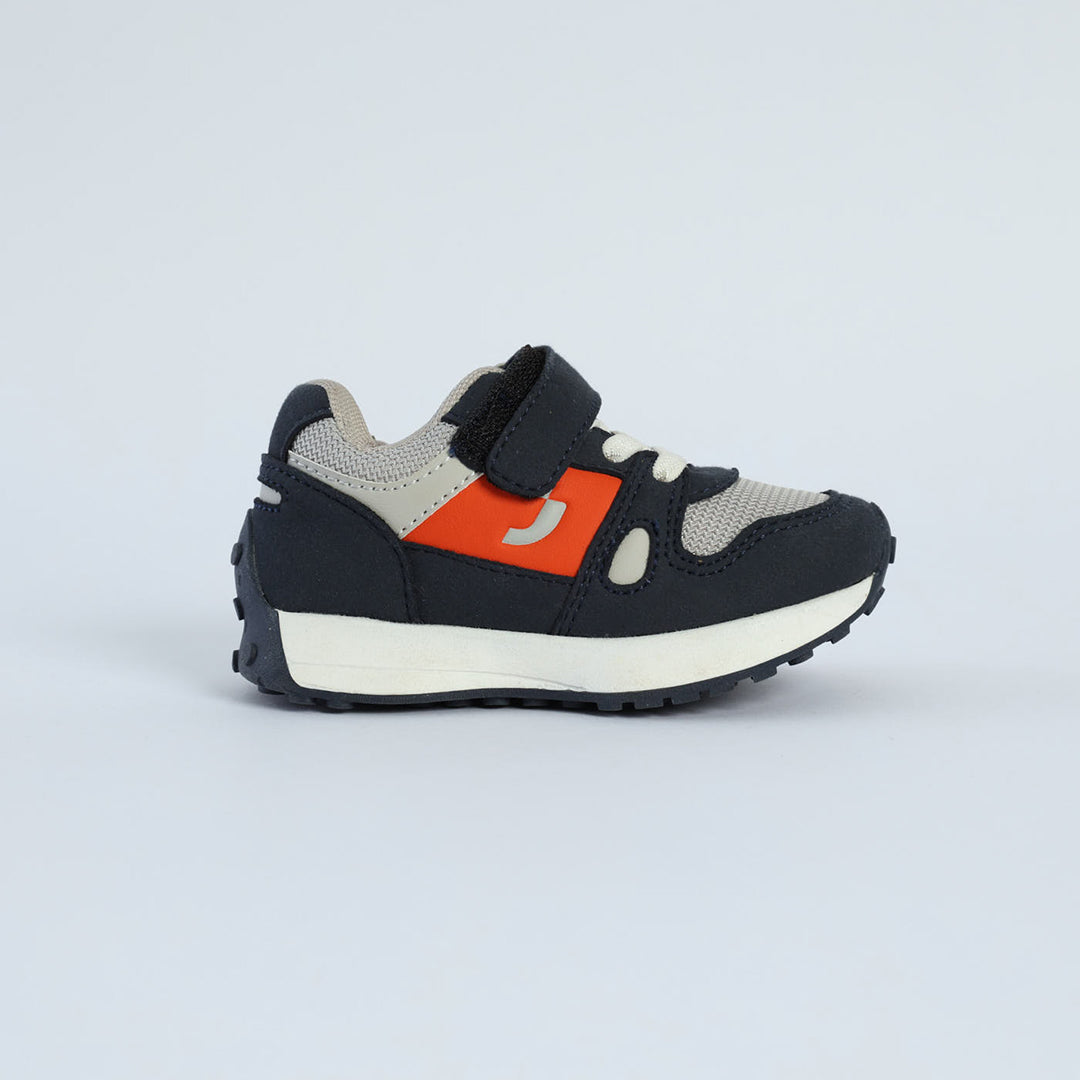 Sneaker.Wrapped Outsole.