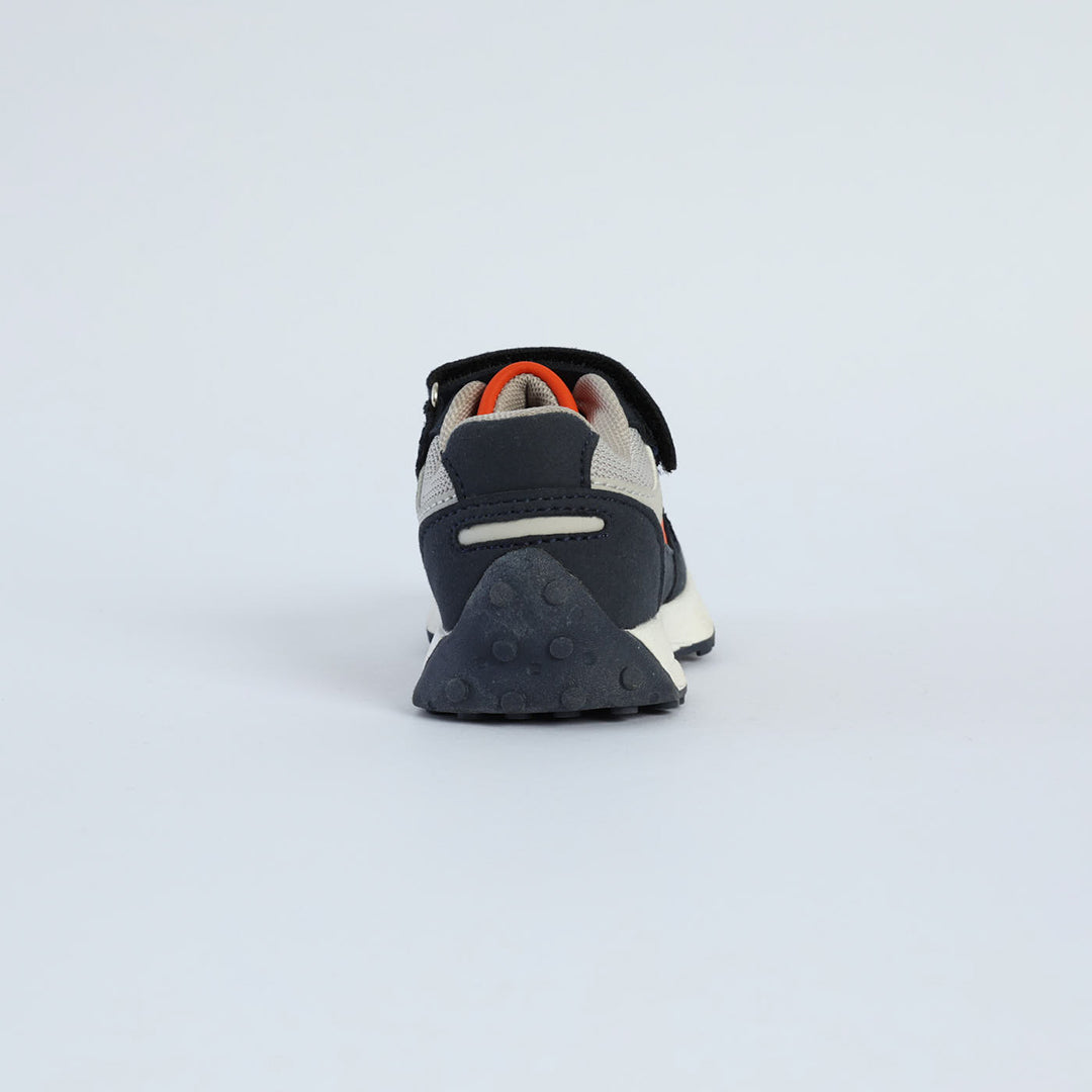 Sneaker.Wrapped Outsole.