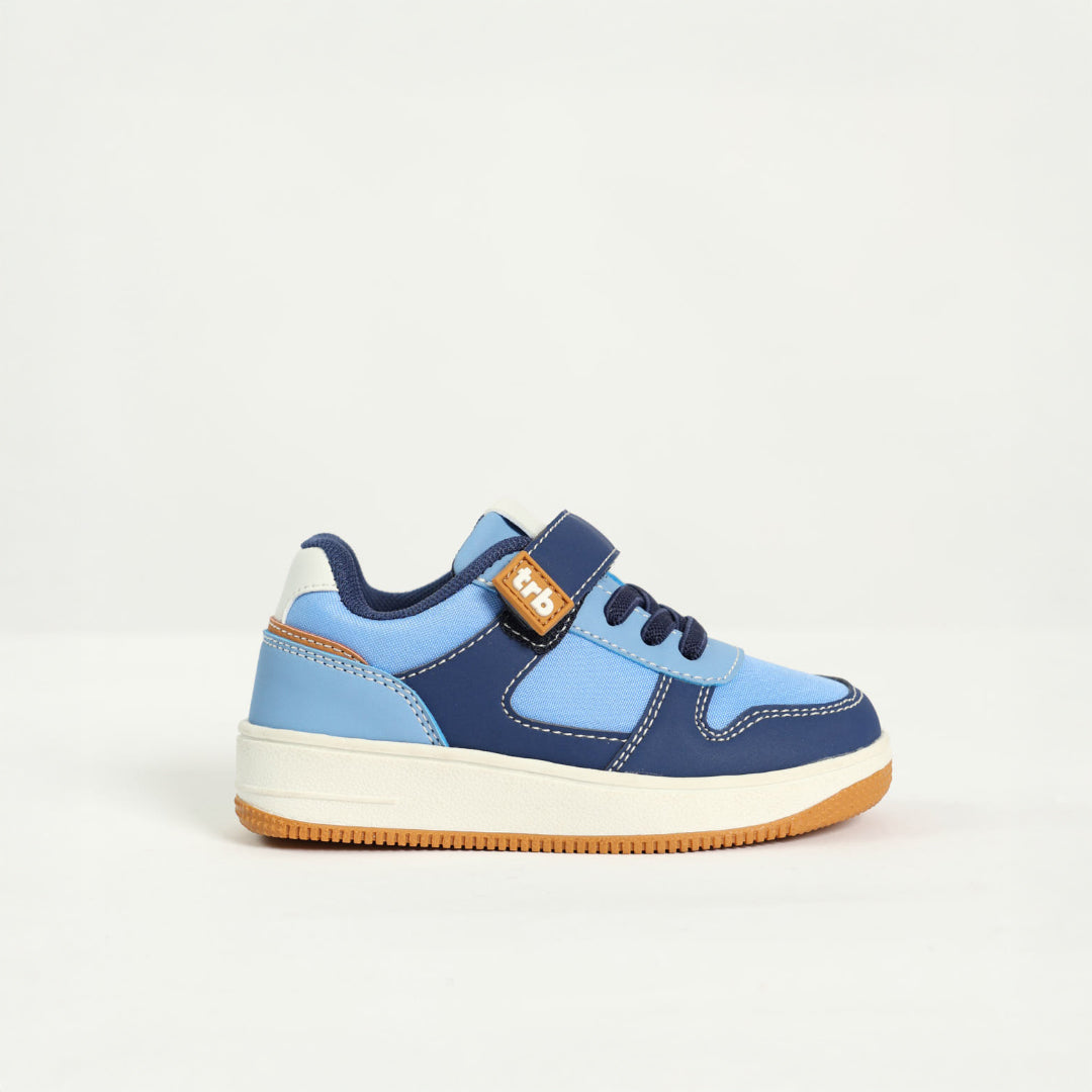 Court Sneaker.Velcro Strap