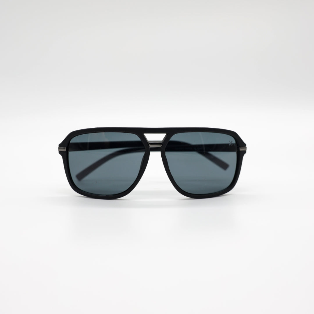 Aviator Sunglasses With Smoke Solid Lens.