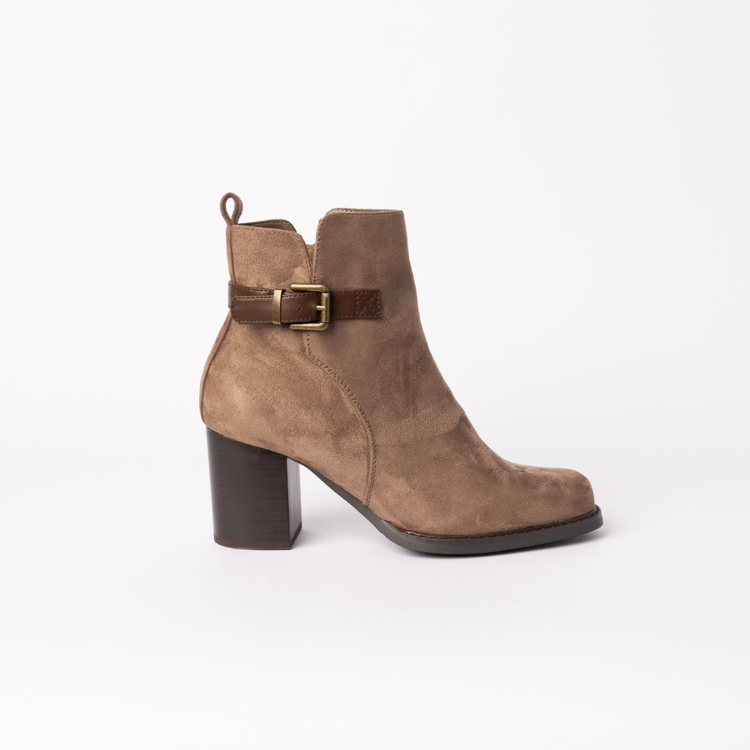 TAUPE SUEDE CHELSEA BOOT