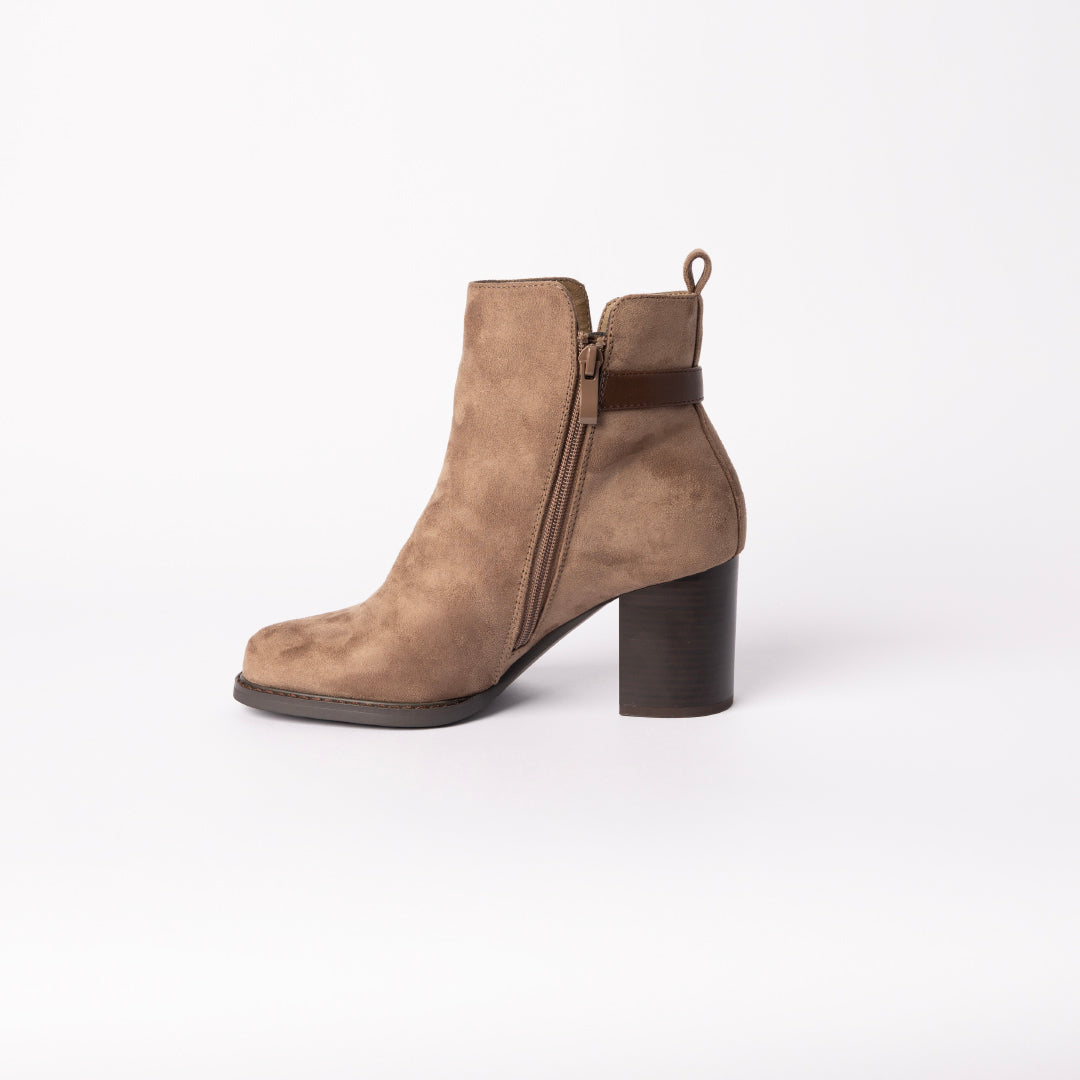 TAUPE SUEDE CHELSEA BOOT