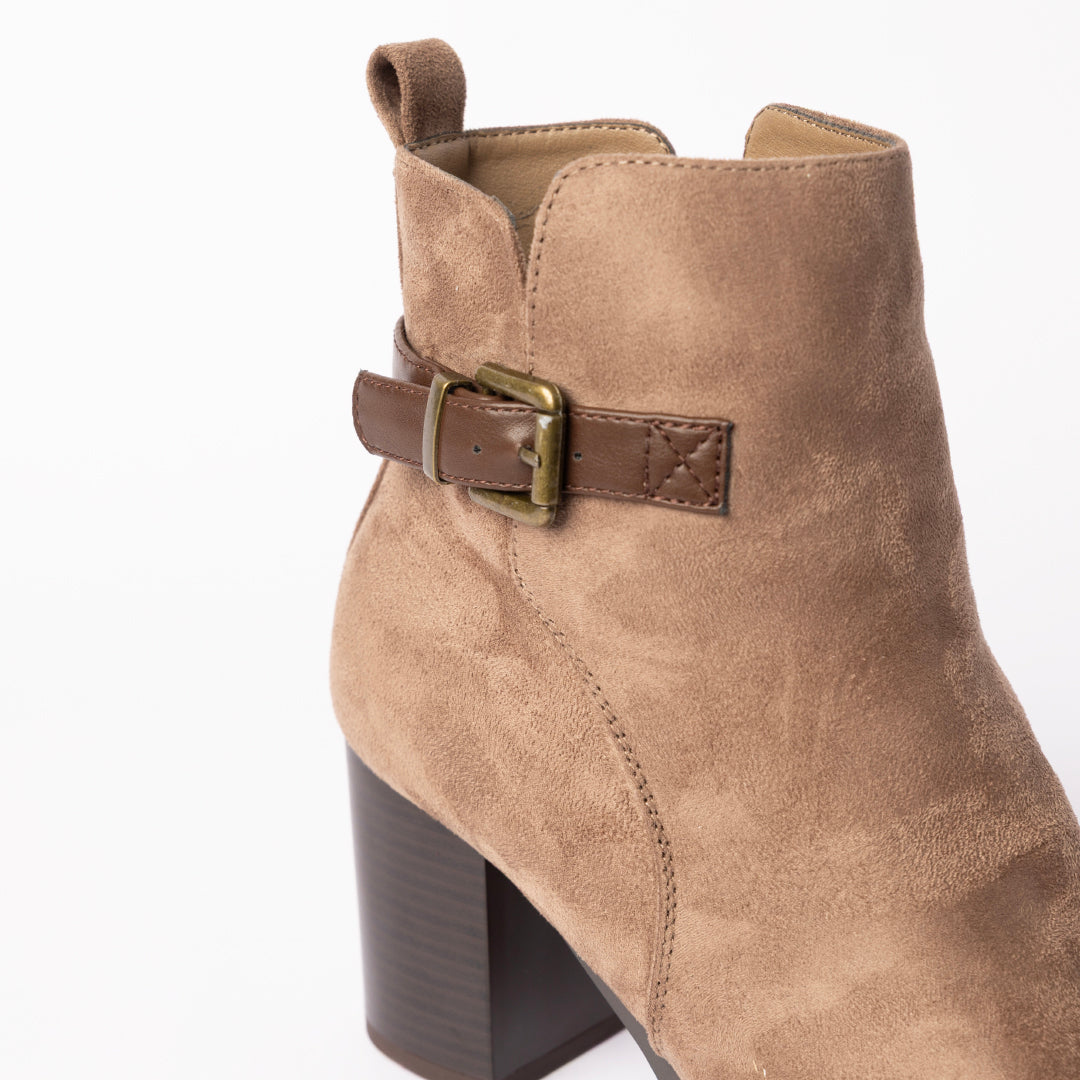 TAUPE SUEDE CHELSEA BOOT