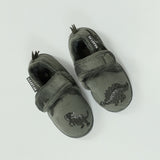 GREY CLOSED TOE VELCRO SLIPPER (DINO PRINT)