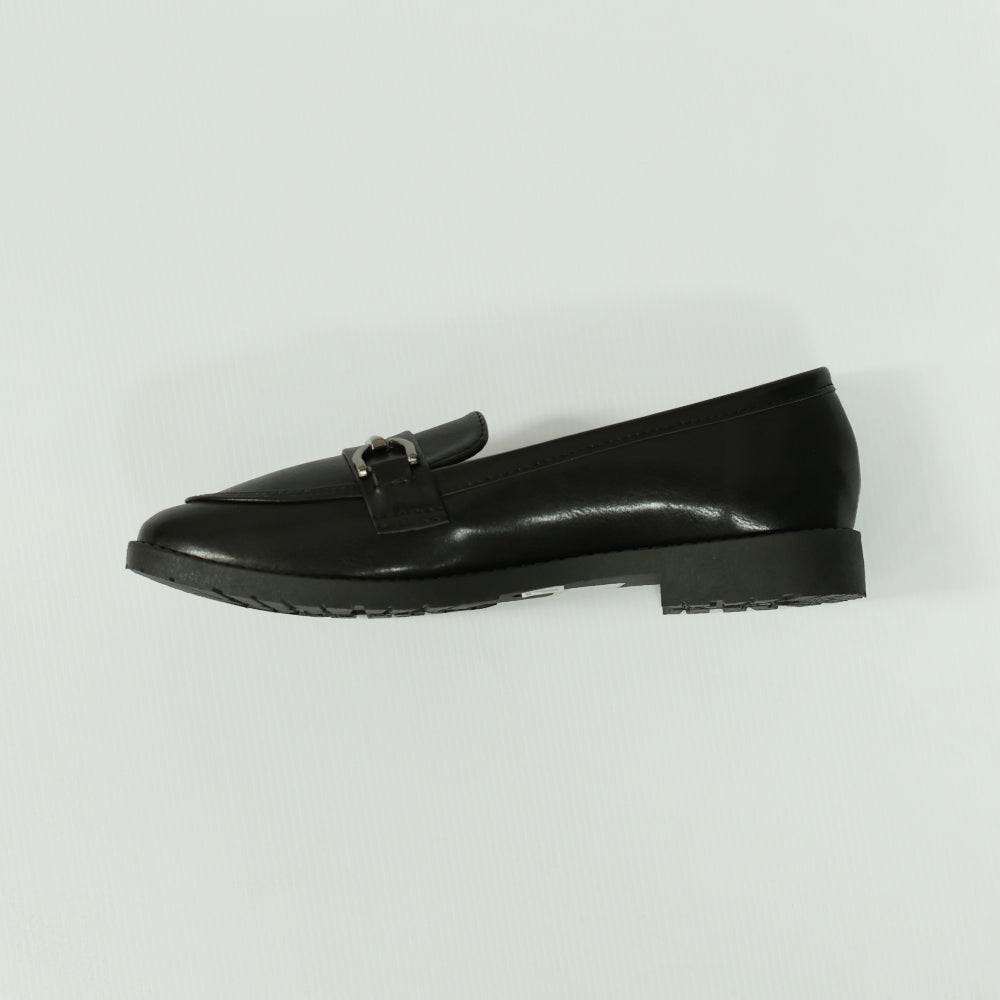 Pu Flat Loafer.Gun Metal Trim.