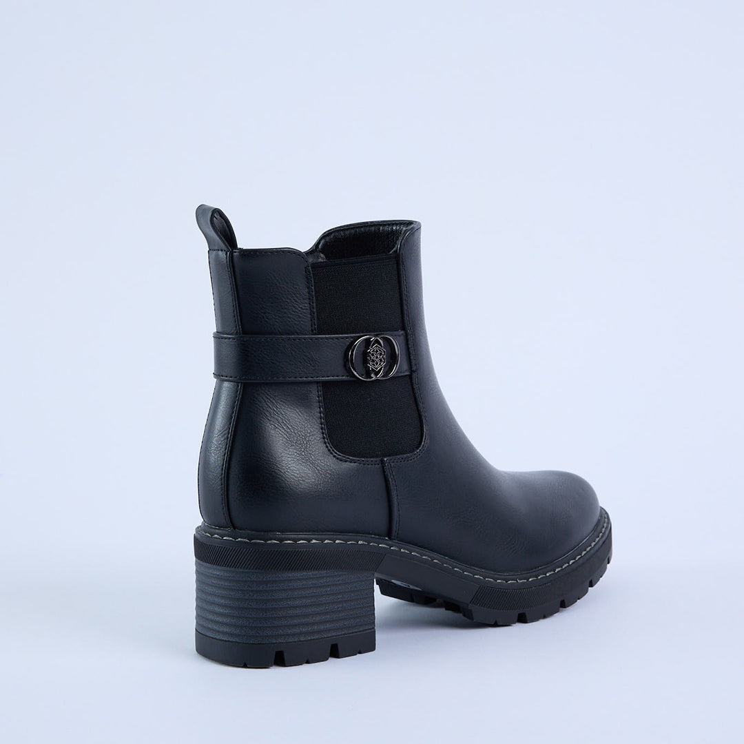 Ankle Boot.Gusset And O Ring Detail.
