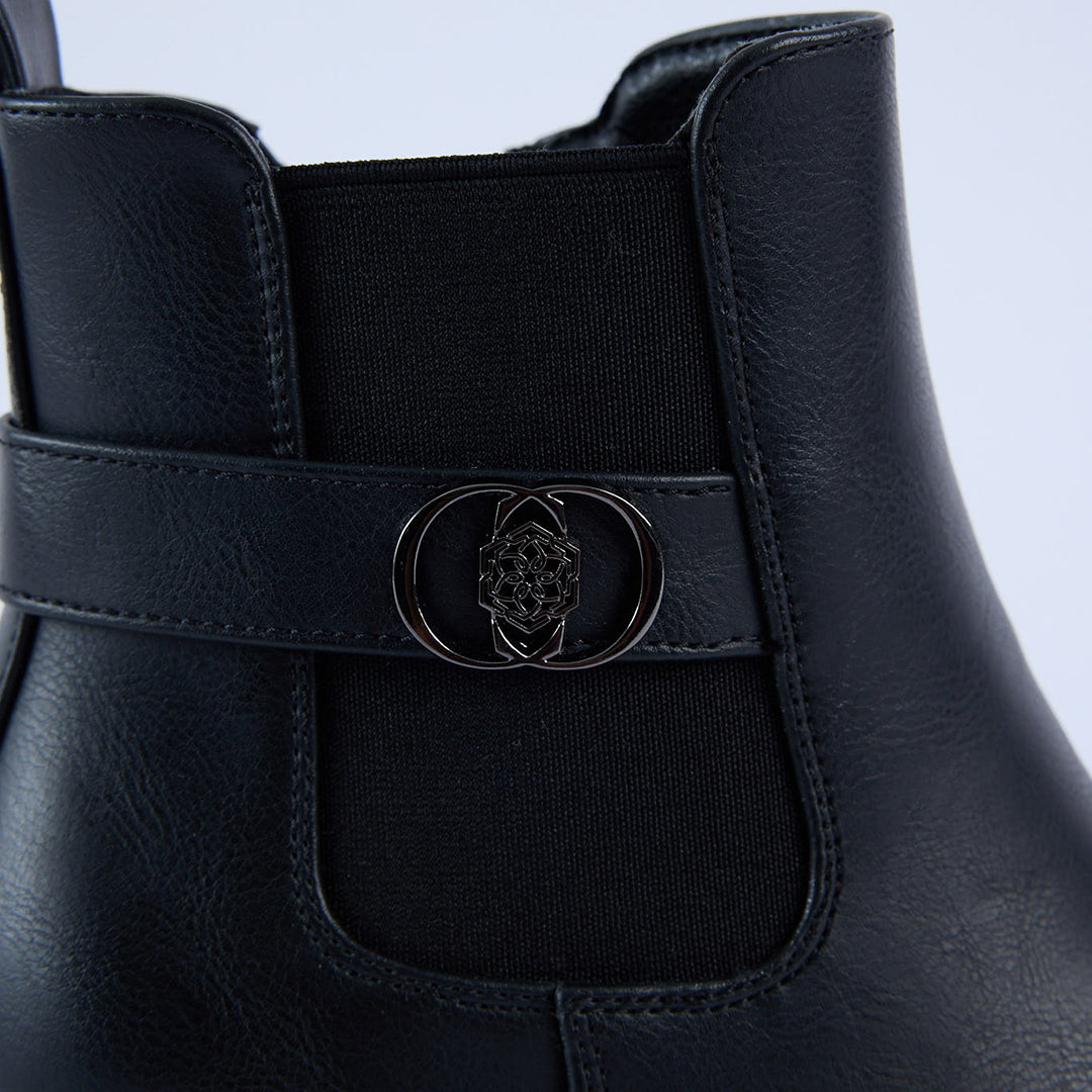 Ankle Boot.Gusset And O Ring Detail.