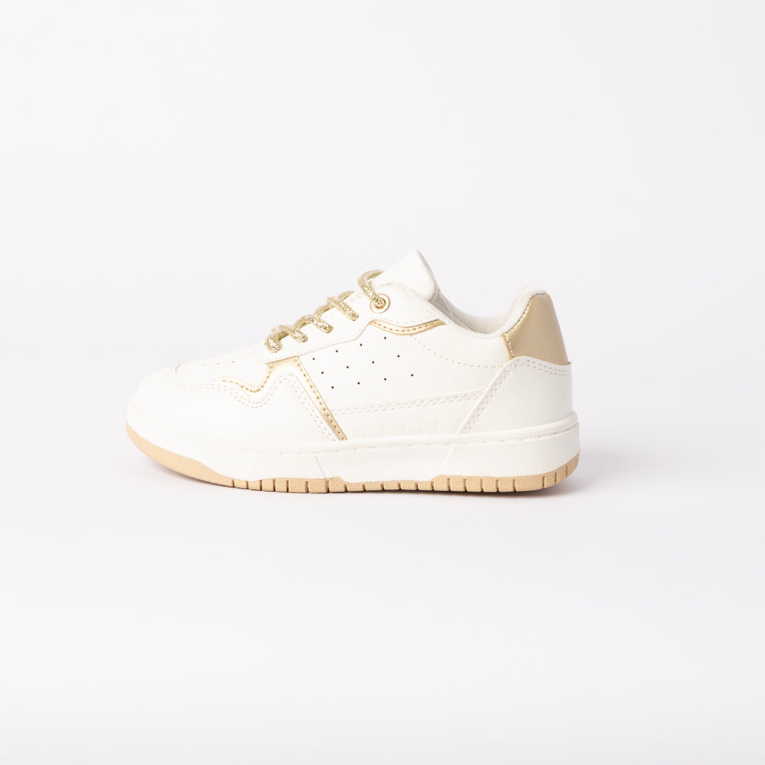 WHITE SNEAKER