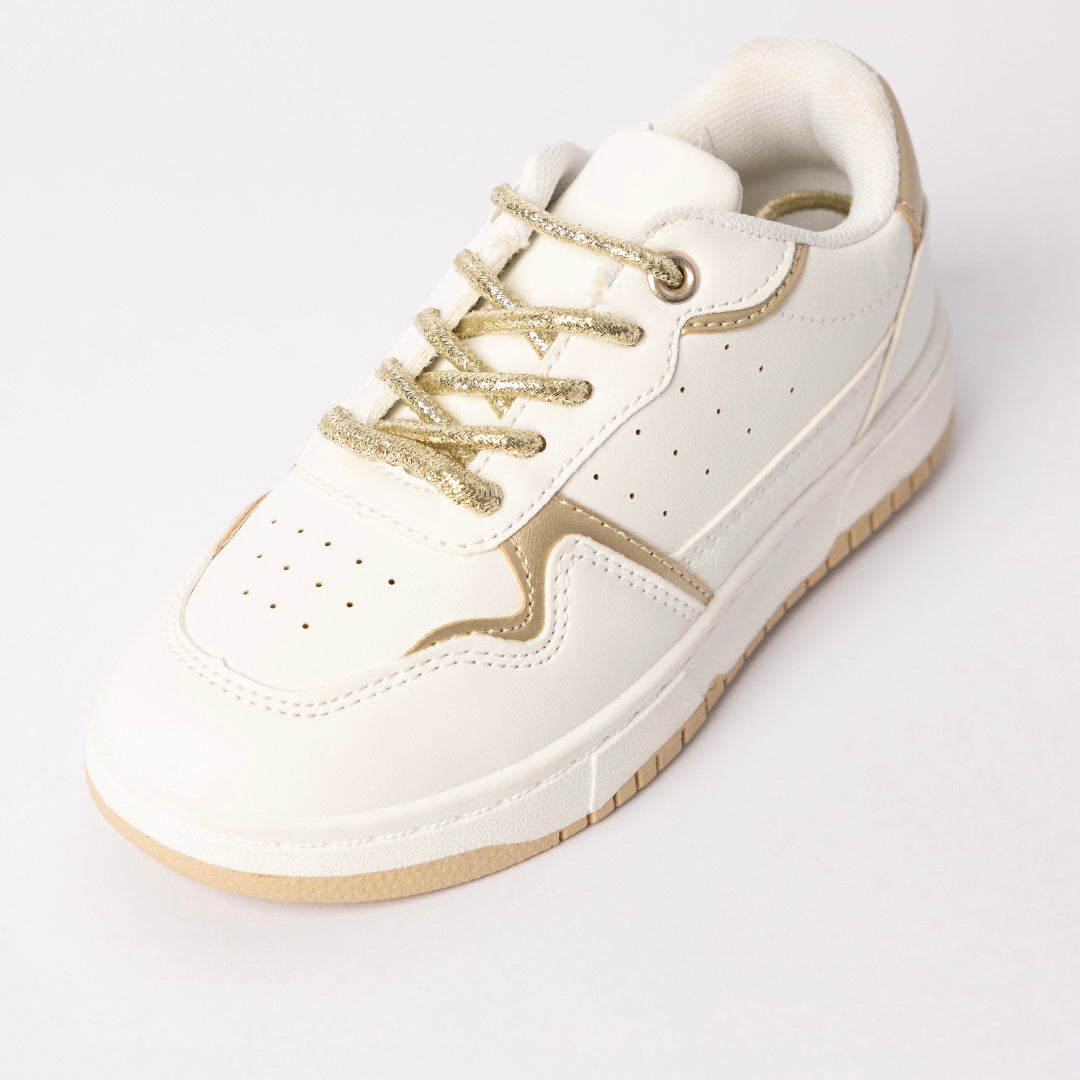 WHITE SNEAKER