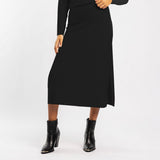 BLACK KNITTED SKIRT
