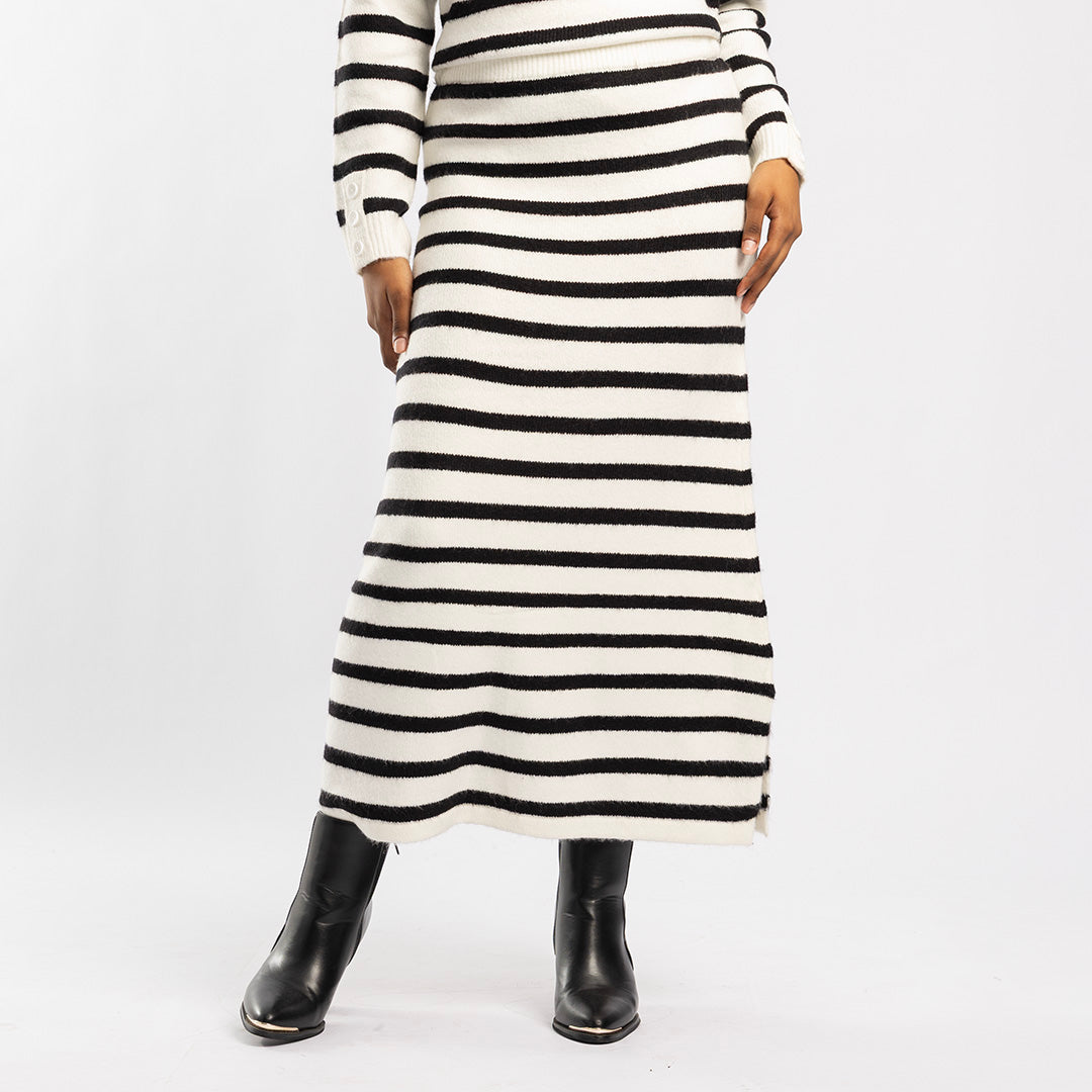 BLACK/WHITE STRIPE KNITTED SKIRT
