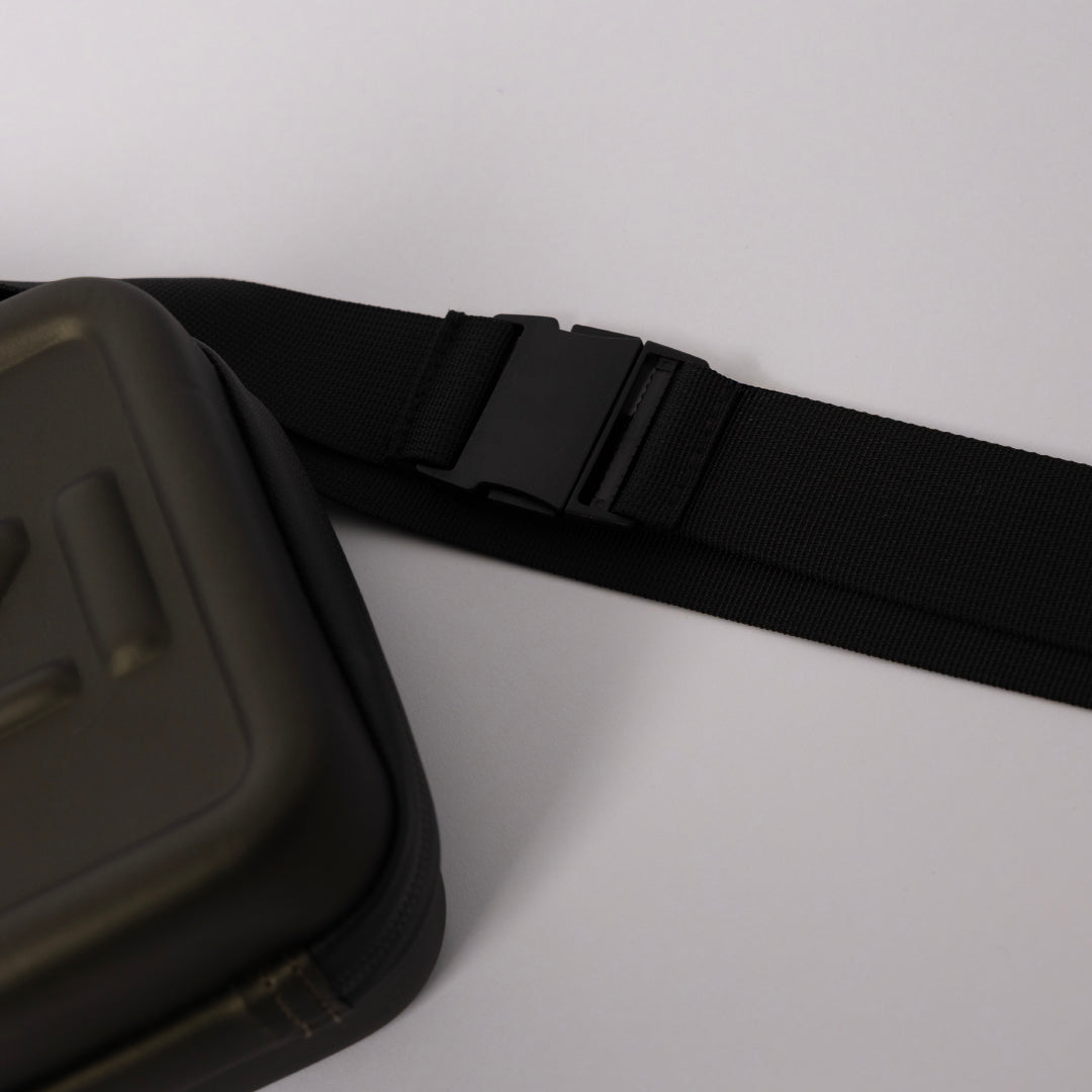CHARCOAL HARDCASE CROSSBODY RUBBER BAG