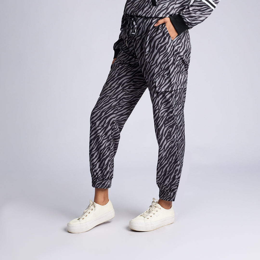 LADIES BLACK/GREY PRINTED CARGO JOGGER