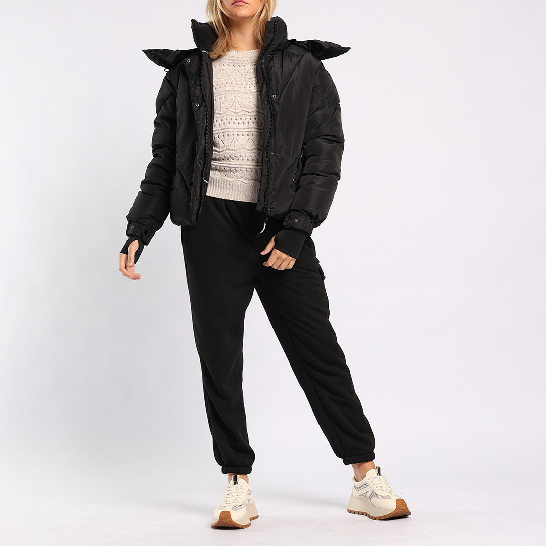 BLACK HOODED PUFFER JACKET
