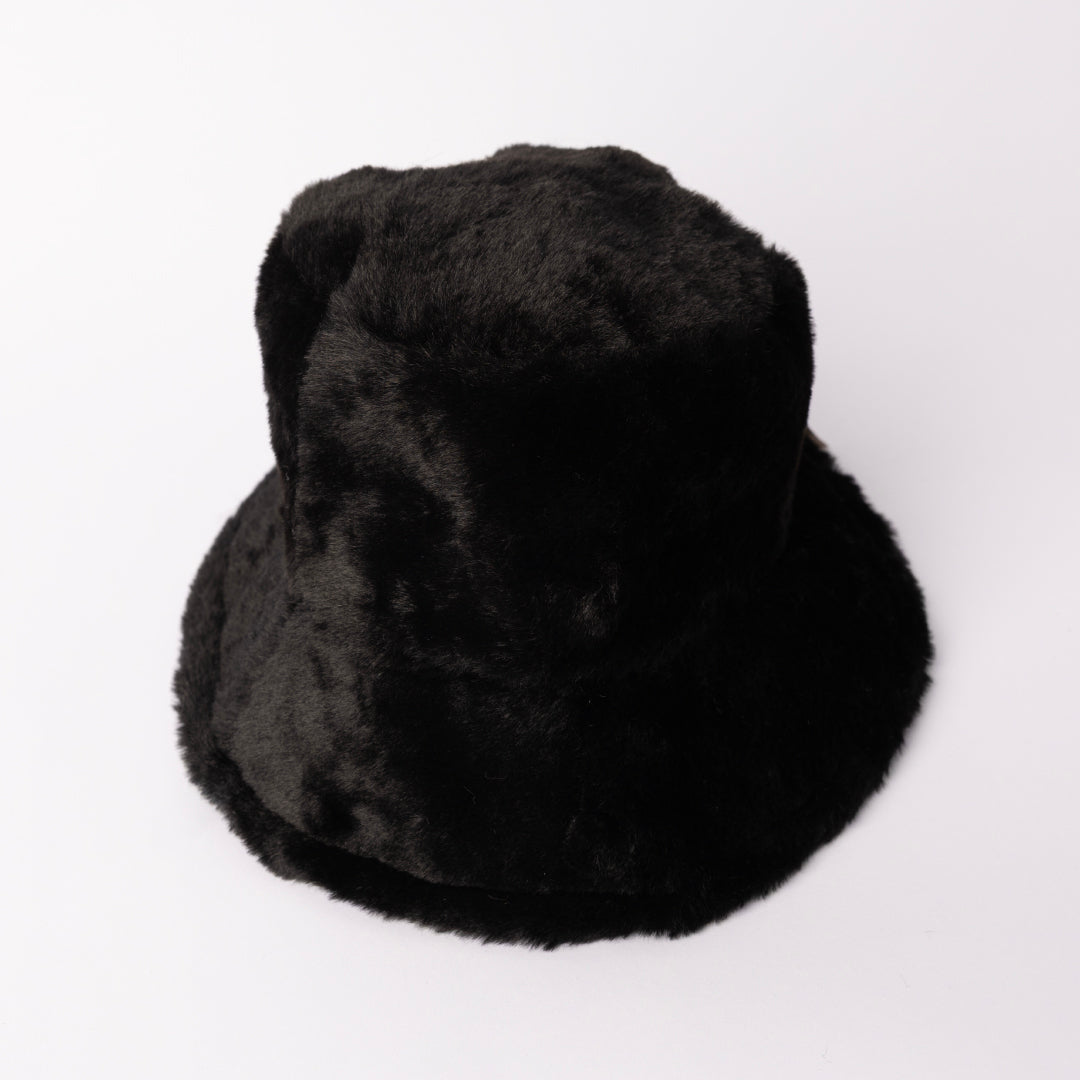 BLACK FUR BUCKET HAT