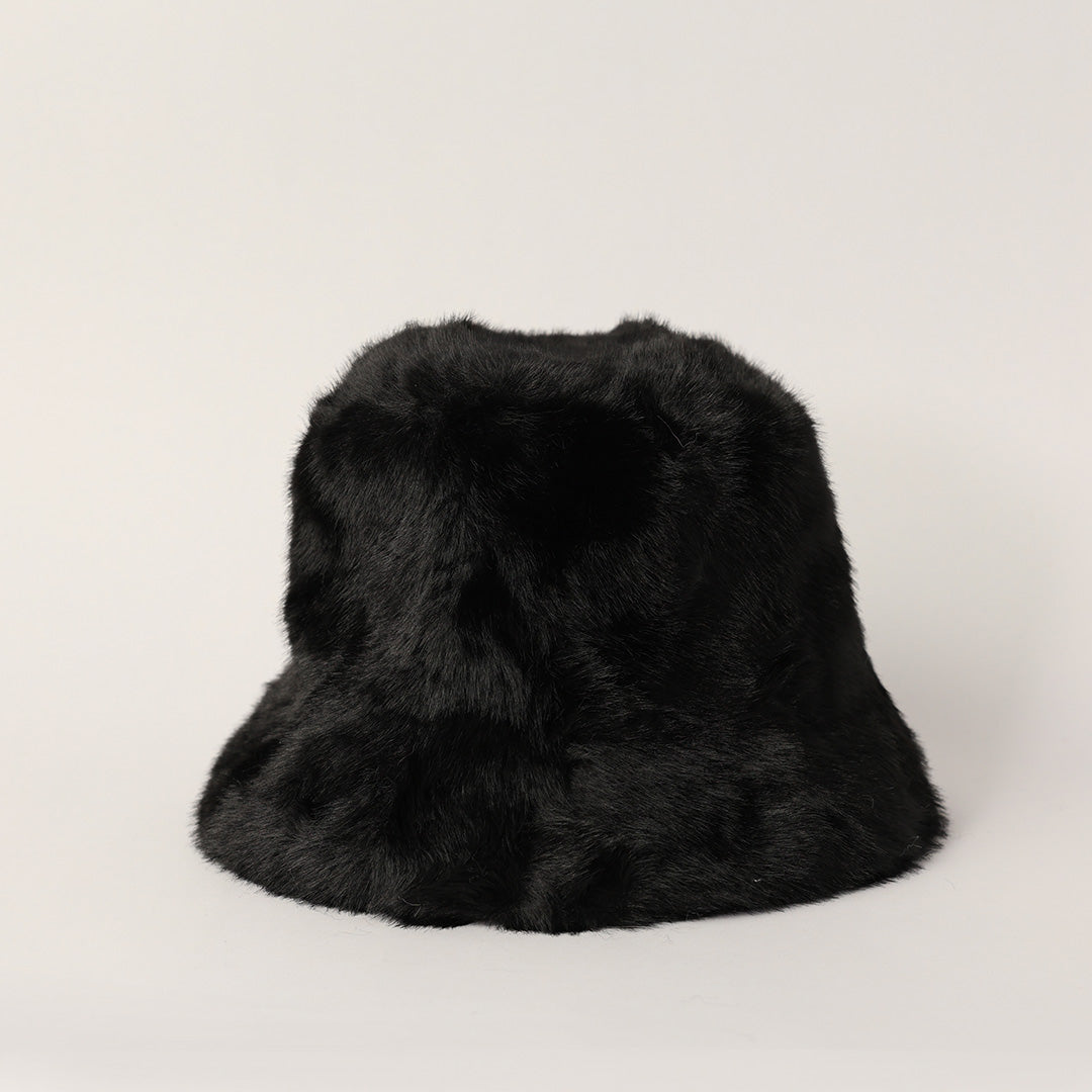 BLACK FUR BUCKET HAT