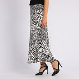 BLACK/WHITE SATIN SKIRT