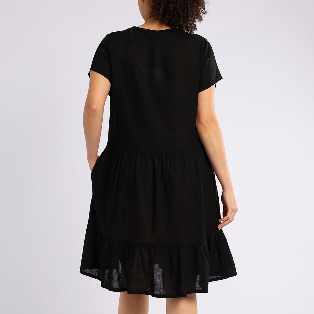 BLACK SHORT SLEEVE TIERD DRESS WITH BUTTON DETAIL