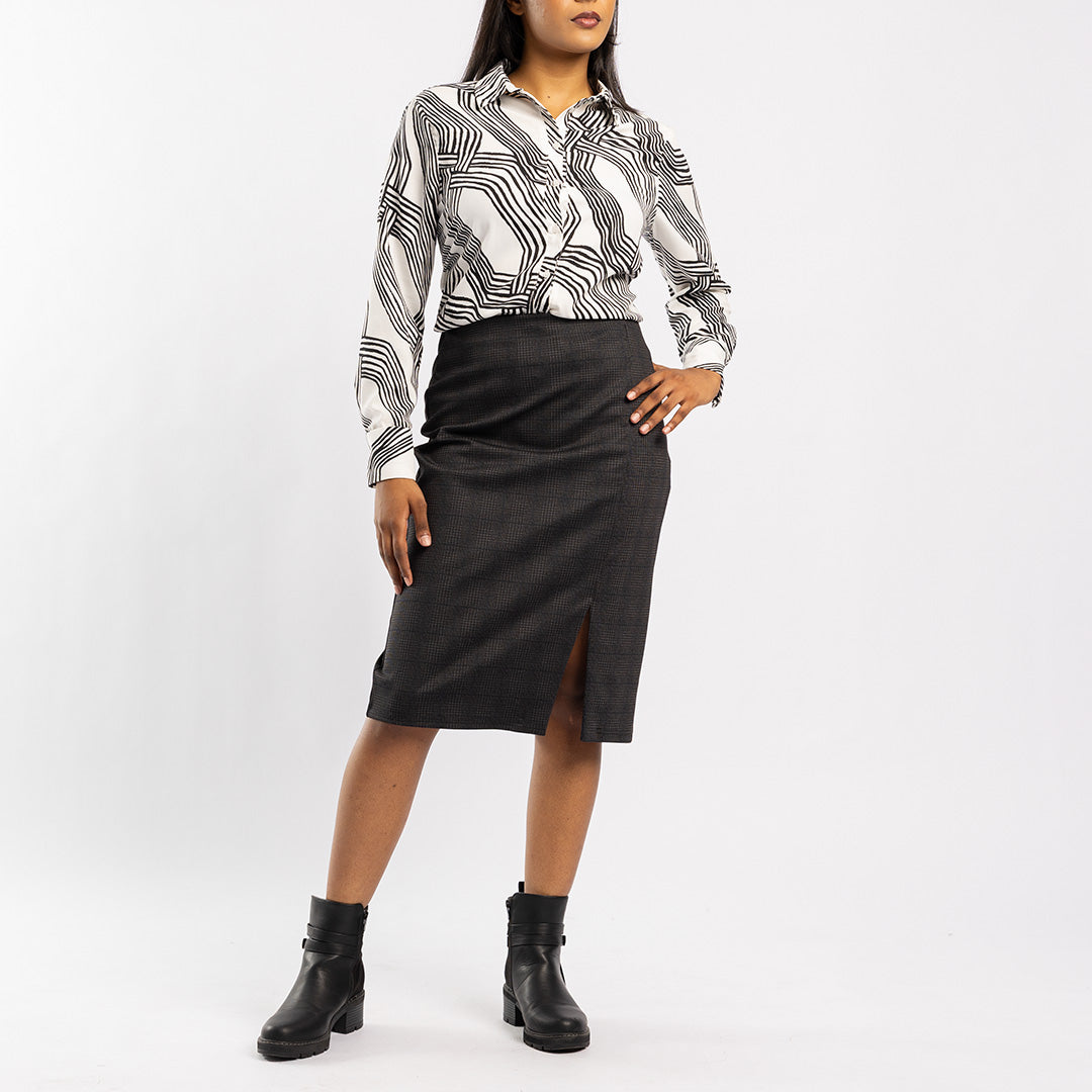 BLACK/WHITE LONG SLEEVE SHIRT