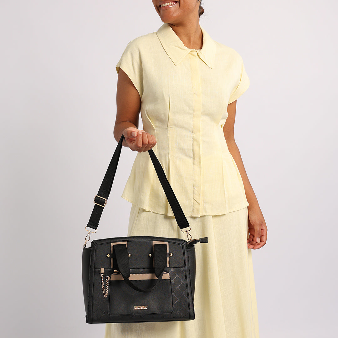 Ciarra Black Large Tote Bag.Aop Details.