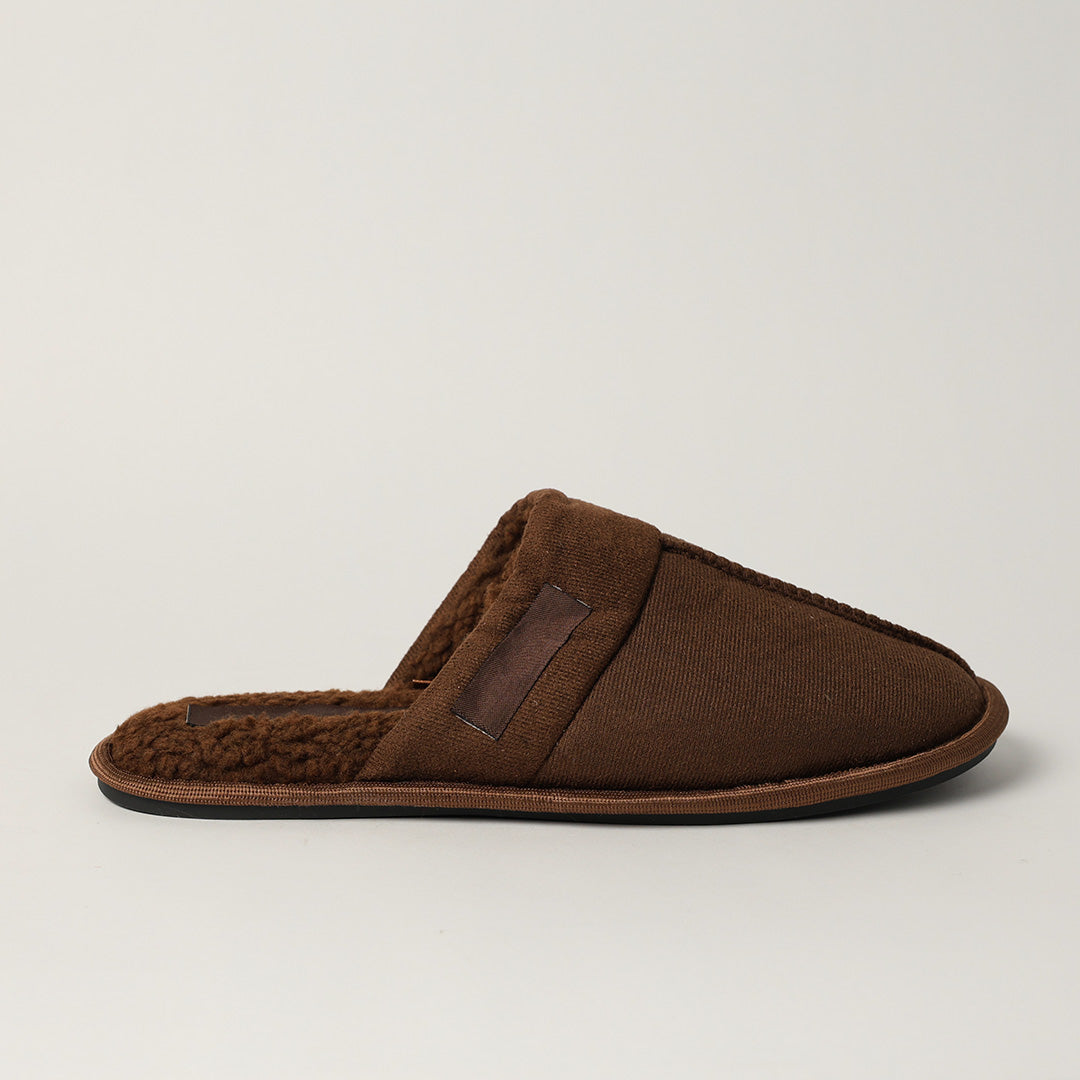 BROWN CLOSED TOE SLIPPER (FUR INNER, EMBROIDED LOGO)