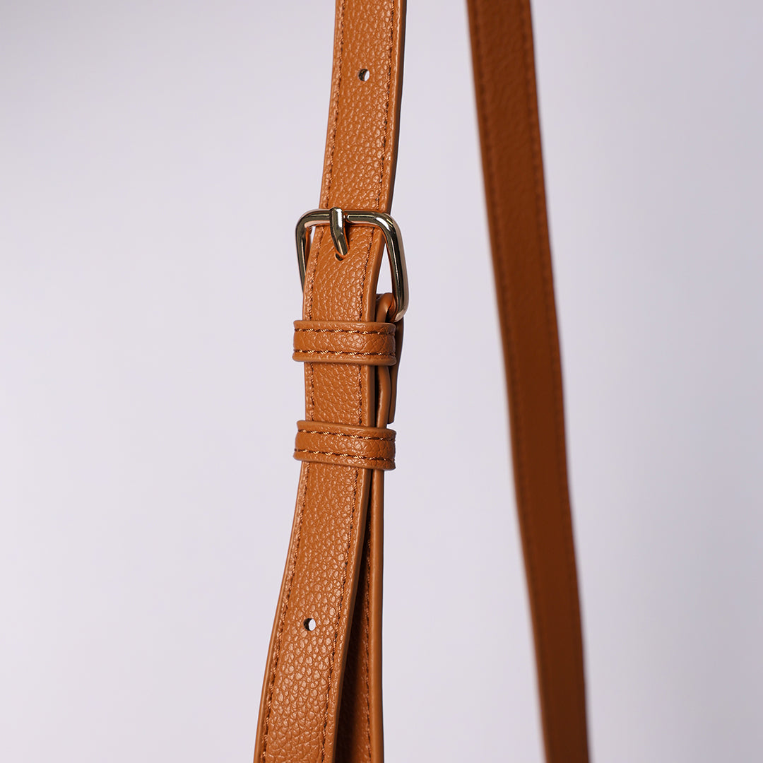 TAN LEATHER HANDBAG (LINED INNER)
