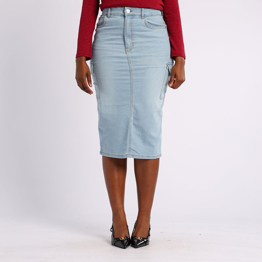 CARGO SKIRT WITH SLIT IN THE FRONT