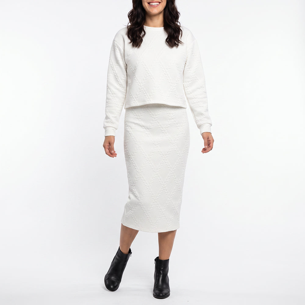WHITE LONG SLEEVE SWEATER