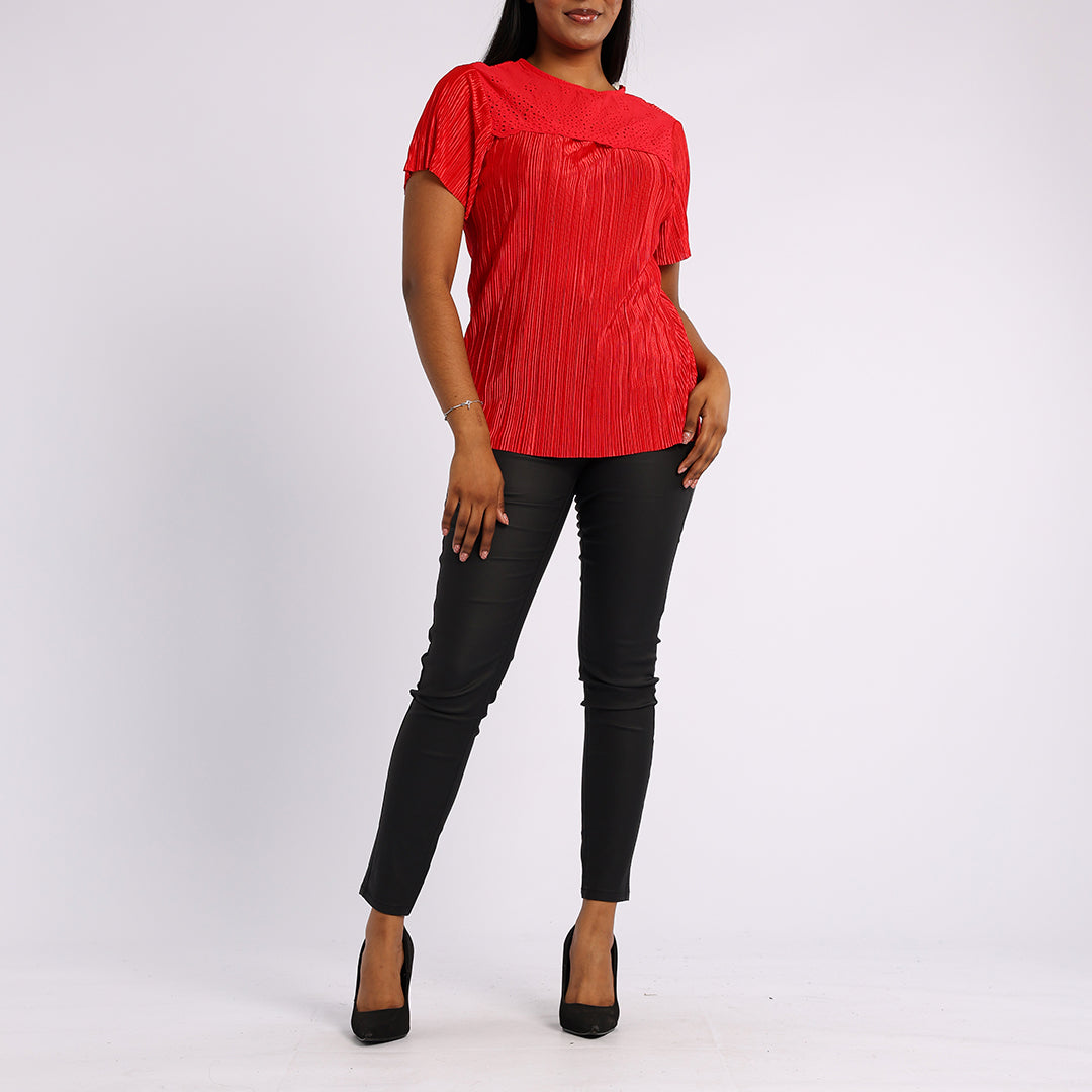 RED SHORT SLEEVE TOP