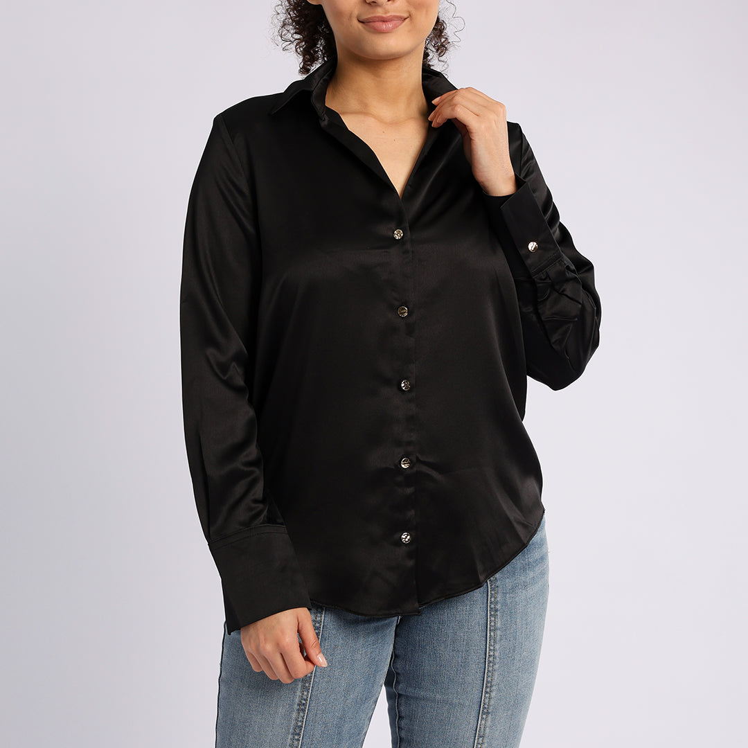 BLACK LONG SLEEVE SATIN SHIRT