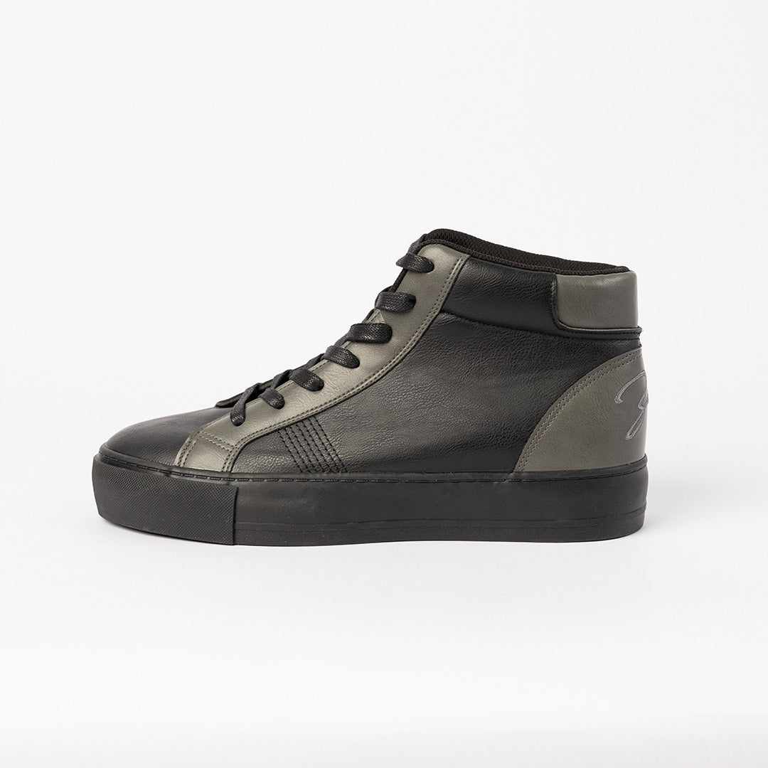 High Top Sneaker