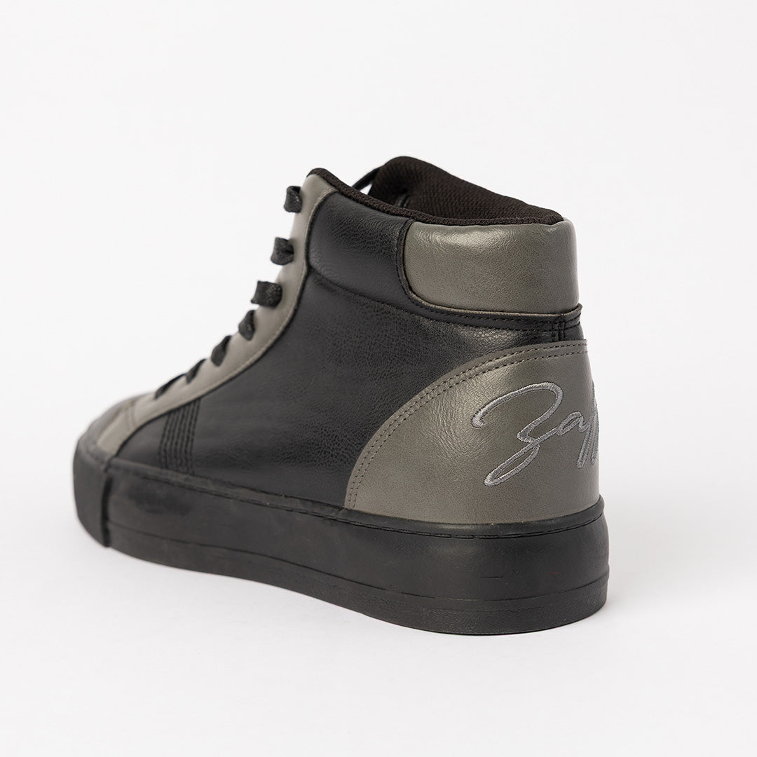 High Top Sneaker