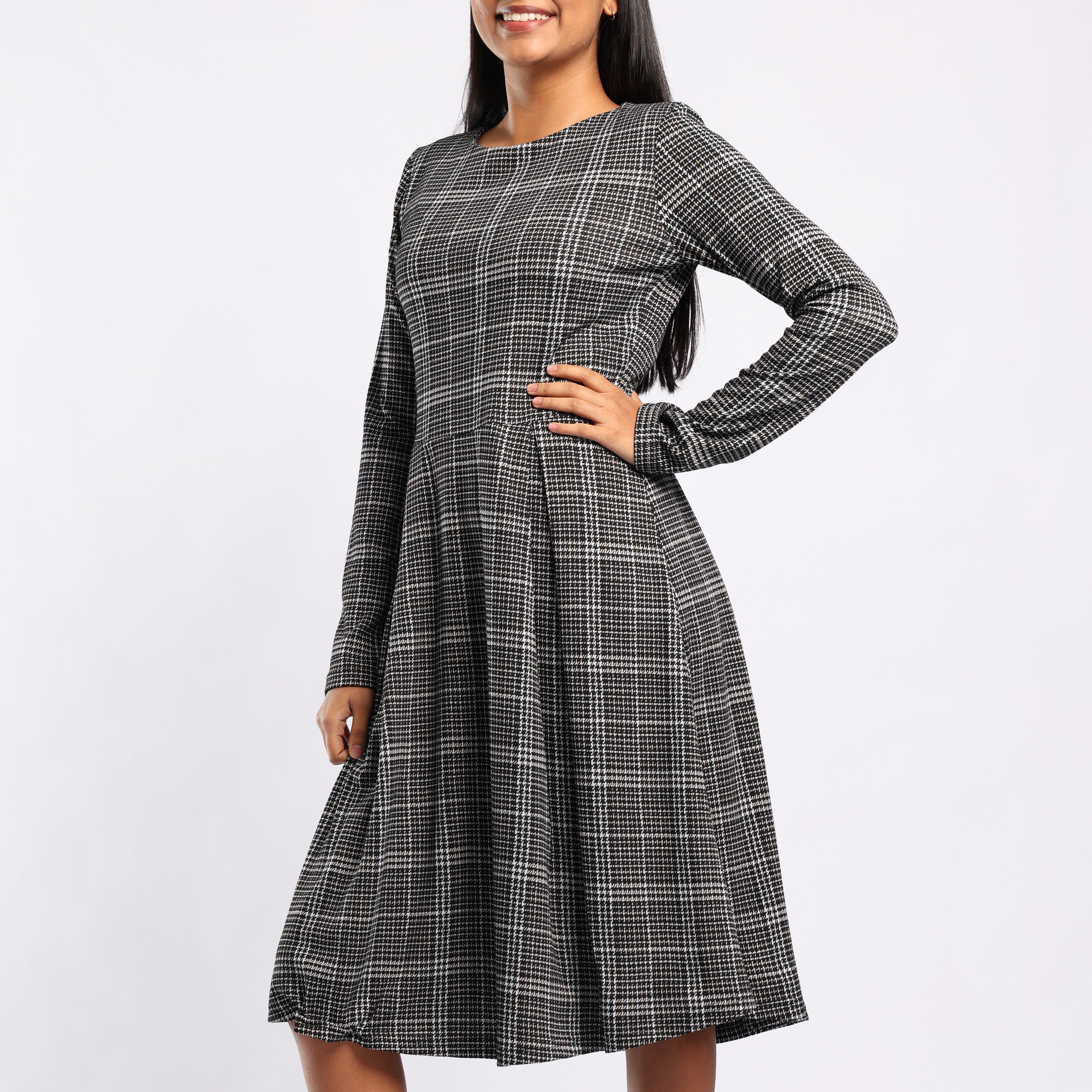 ALORA LADIES BLACK/WHITE DRESS