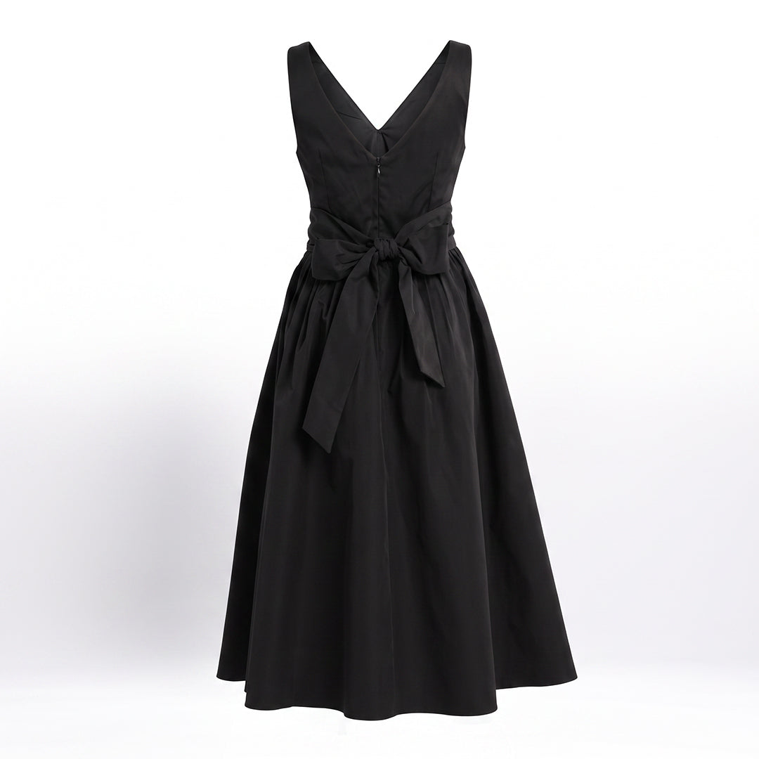 BLACK SLEEVELESS DRESS